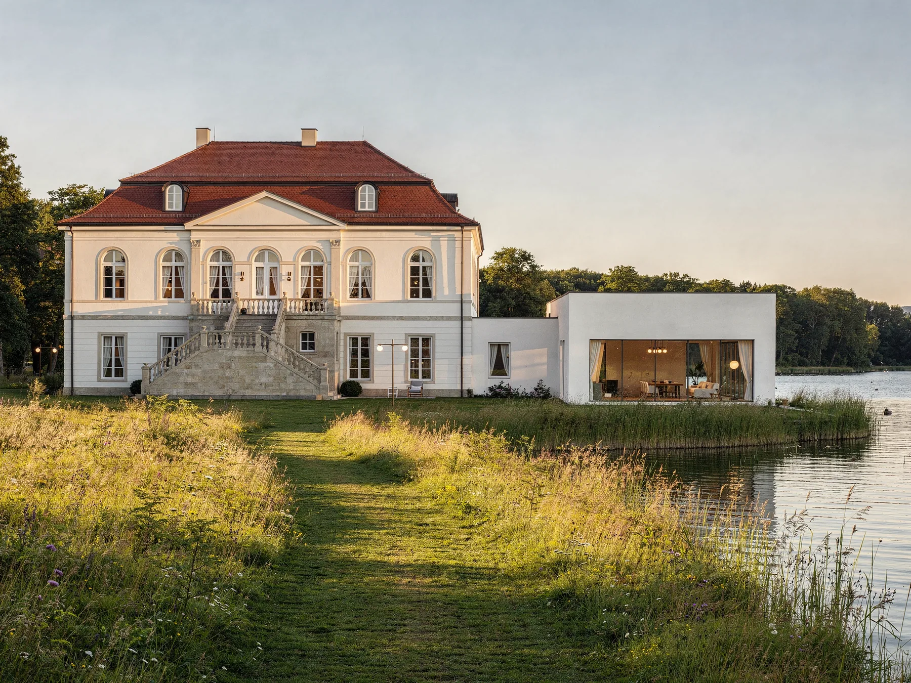 Garten mit direktem Zugang zum See