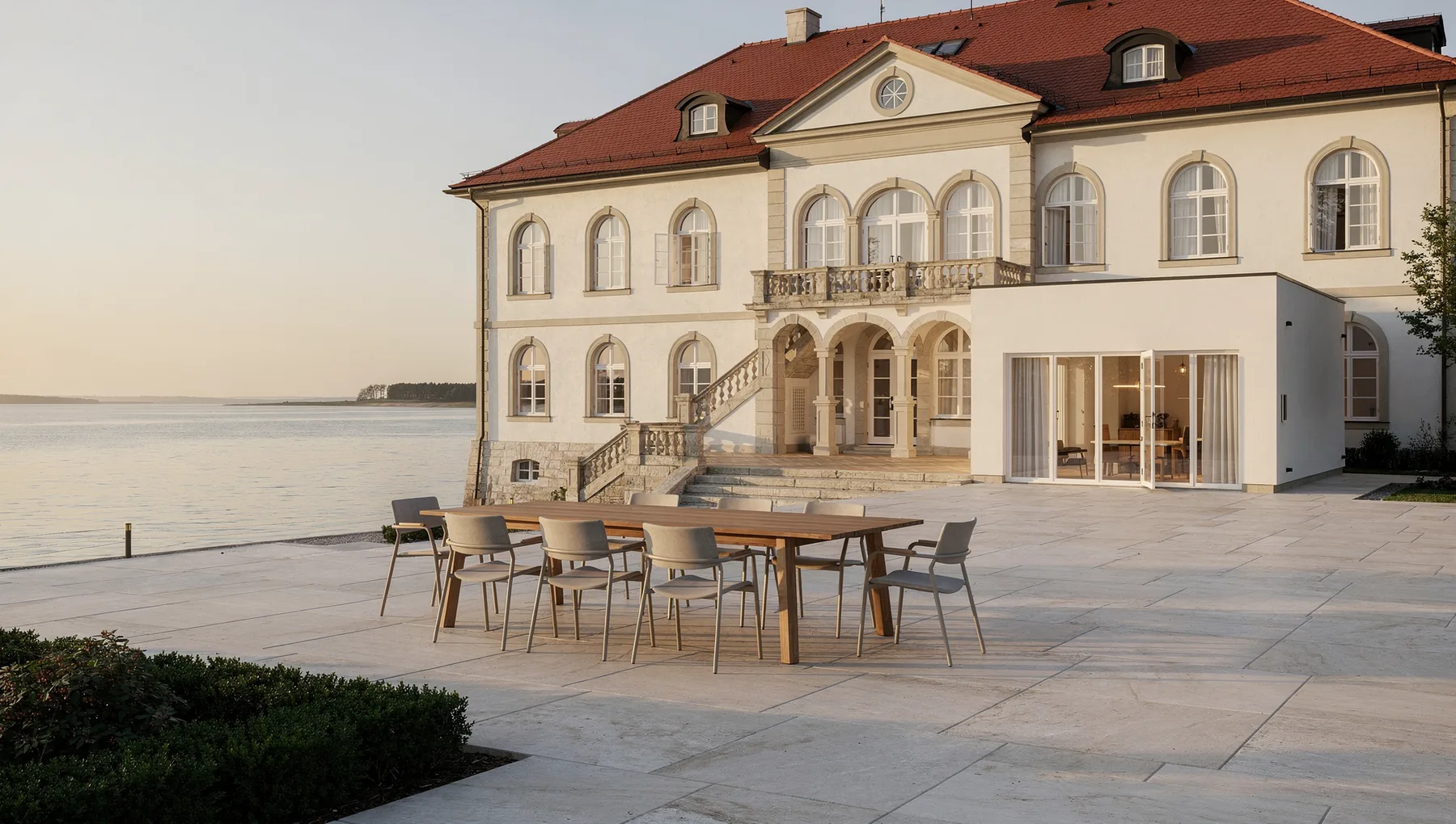Seeterrasse am Abend